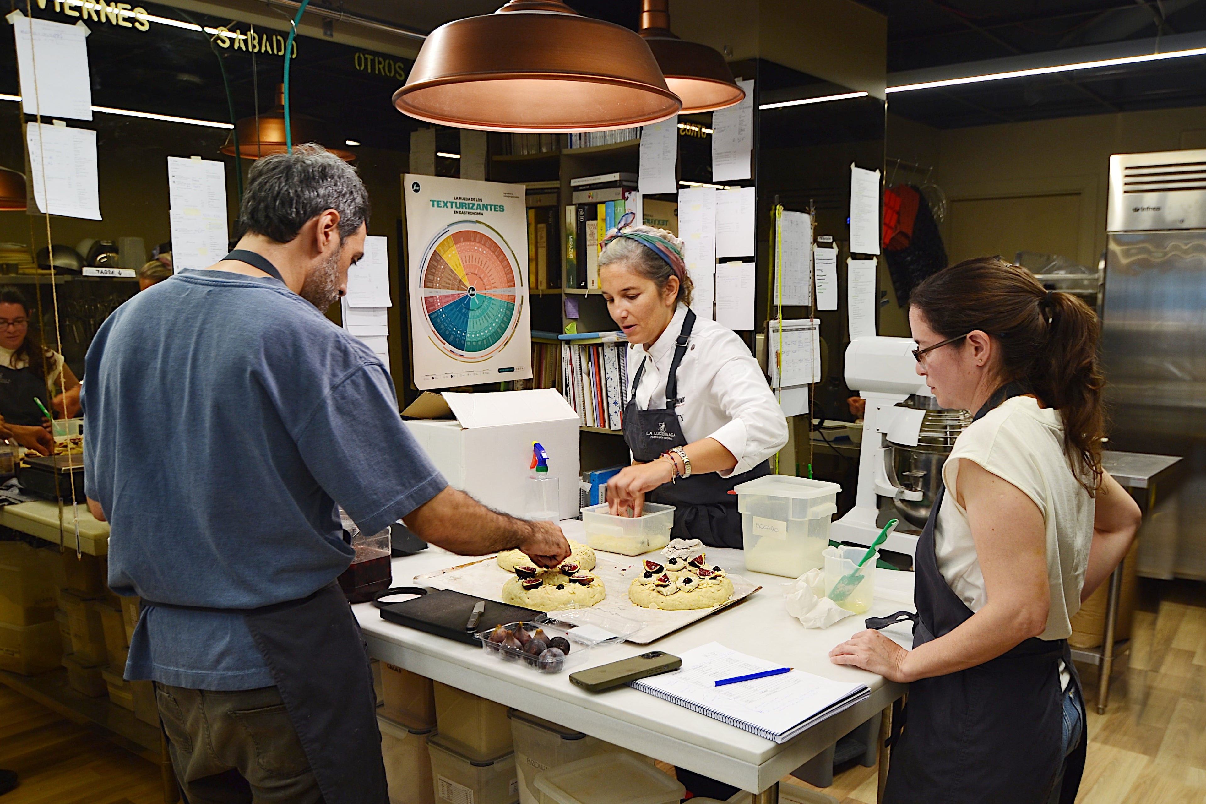 ALUMNOS DEL CURSO DE PASTELERÍA SIN GLUTEN Y VEGANA